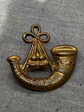 Load image into Gallery viewer, Original British Army WW1 / WW2 Light Infantry Collar Badge
