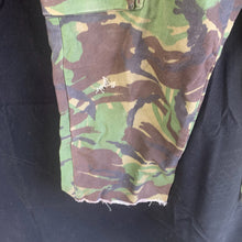 Charger l&#39;image dans la galerie, Genuine British Army DPM Combat Trousers - Size 76/88/104
