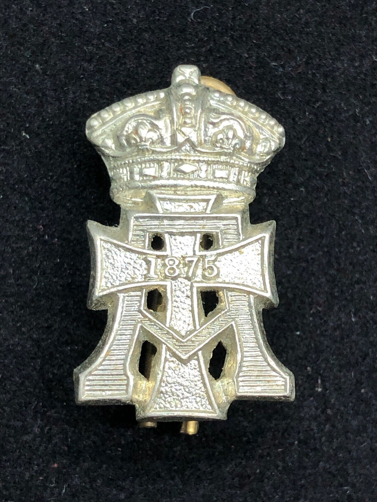 Original British Army Yorkshire (Green Howards) Regiment Collar Badge - The Militaria Shop