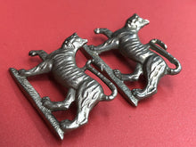 Charger l&#39;image dans la galerie, Original WW2 British Army Gordon Highlanders Collar Badges Pair
