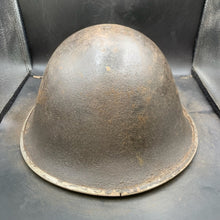 Lade das Bild in den Galerie-Viewer, Original WW2 British/Canadian Army Mk3 &quot;Turtle&quot; Combat Helmet - The Militaria Shop
