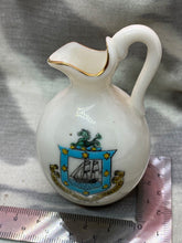 Lade das Bild in den Galerie-Viewer, Original Vintage Crested China Ware Jug - Ryde - Isle of Wight
