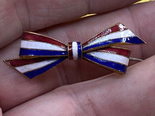 Load image into Gallery viewer, Original WW1 British Army Friendship Bow - Sweetheart Brooch
