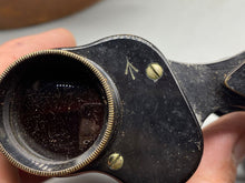 Lade das Bild in den Galerie-Viewer, Original WW1 / WW2 British Army Binoculars in Case. London Maker &amp; WD Marked
