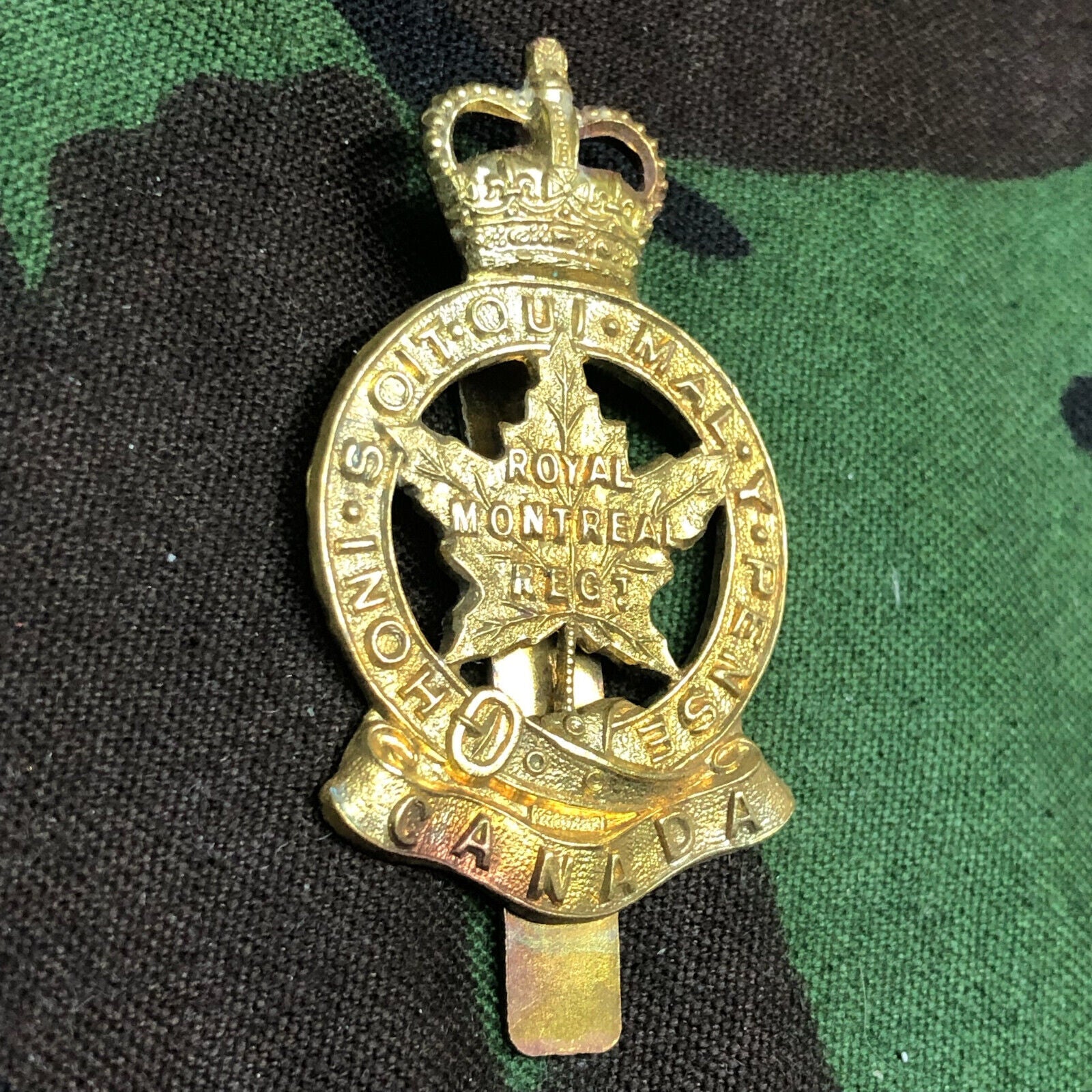 Original Canadian Army Royal Montreal Regiment Cap Badge - The Militaria Shop
