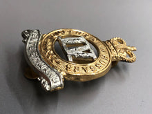 Lade das Bild in den Galerie-Viewer, Genuine British Army 4th Queens Own Hussars Cap Badge
