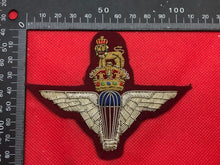 Lade das Bild in den Galerie-Viewer, British Army Bullion Embroidered Blazer Badge - Parachute Regiment
