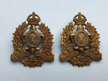 Load image into Gallery viewer, Genuine WW2 Canadian Army Le Régiment de Maisonneuve Cap Badge
