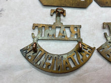 Charger l&#39;image dans la galerie, Pair of Original WW1 Royal Army Medical Corps Territorial Brass Shoulder Titles

