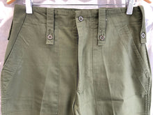 Load image into Gallery viewer, Genuine British Army Olive Green Lightweight Fatigue Combat Trousers - 85/80/96
