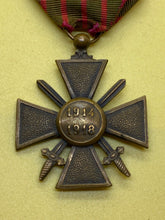 Load image into Gallery viewer, Original WW1 French Croix du Guerre Medal - 1914 - 1918 with Ribbon
