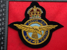 Lade das Bild in den Galerie-Viewer, British RAF Royal Air Force Bullion Embroidered Blazer Badge
