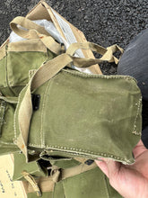 Load image into Gallery viewer, Original WW2 British Army Assault Mask Set in Bag (No Filter)
