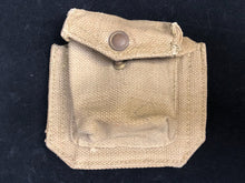 Charger l&#39;image dans la galerie, Original WW2 British Army 37 Pattern Pistol Ammo Pouch - 1942 Dated
