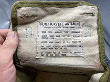 Load image into Gallery viewer, Original Pair of British Army Anti-Mine Eye Protectors in Box - Very Clean
