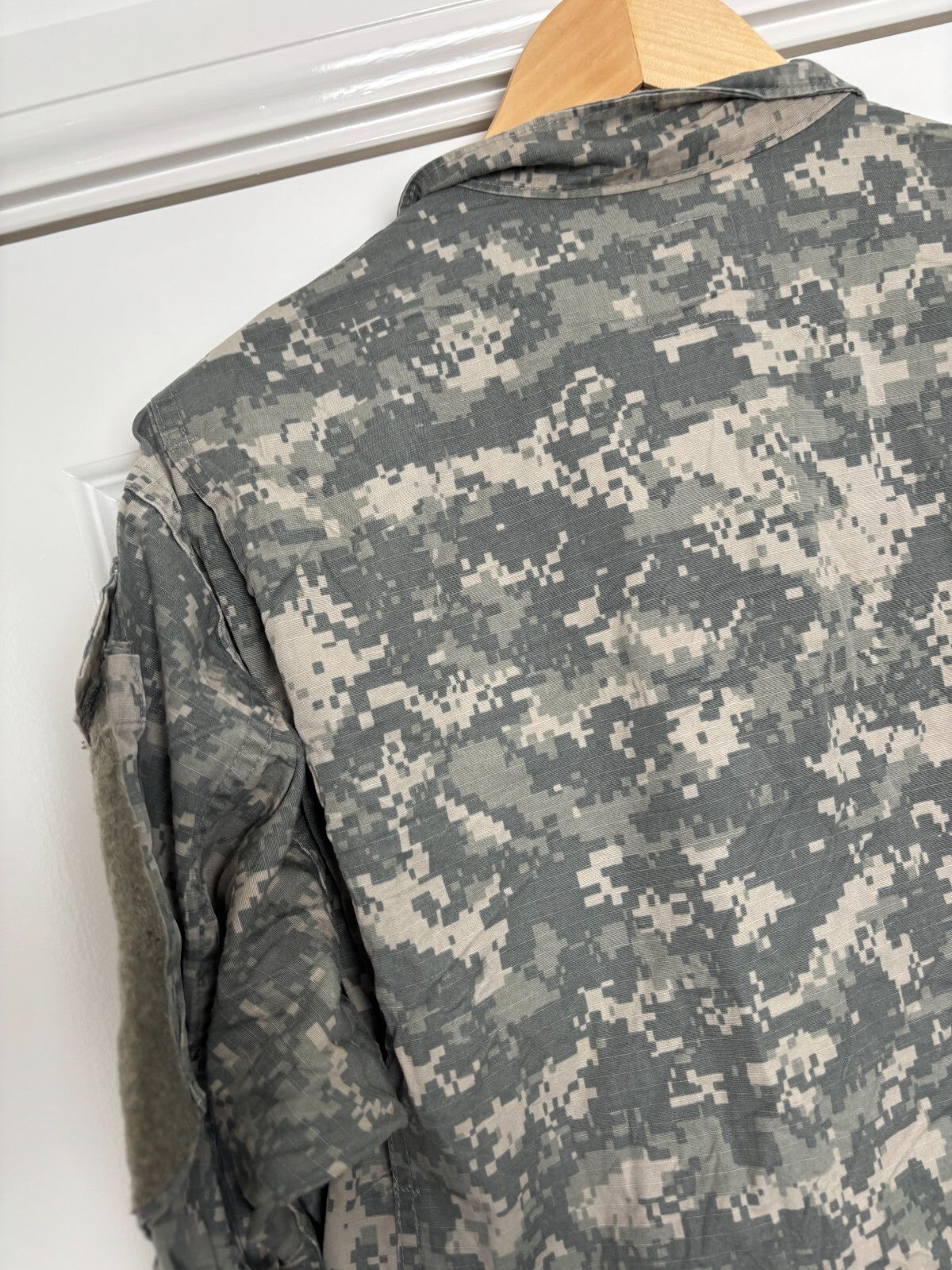 Surplus US Army ACU Combat Uniform Jacket -Size Medium-Regular - The Militaria Shop