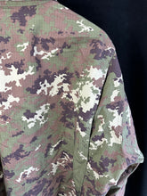 Charger l&#39;image dans la galerie, Genuine US Combat Camoflauged Shirt - Mil-Tec - XXL
