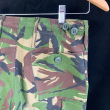 Lade das Bild in den Galerie-Viewer, Genuine British Army DPM Camouflaged Combat Trousers Lightweight - Size 80/76/92
