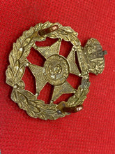 Load image into Gallery viewer, Original British Army - BERMUDA RIFLE CORPS Cap Badge
