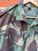 Load image into Gallery viewer, Original British Army 1968 Pattern Combat Smock Jacket - Size 1 - 40&quot; Chest
