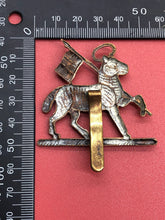 Load image into Gallery viewer, Original WW2 British Army The Queen&#39;s Royal Regiment (West Surrey) Cap Badge
