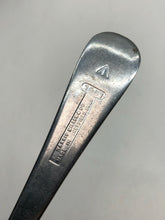 Charger l&#39;image dans la galerie, Original British Army War Department Marked Mess Cutlery Fork - 1961 Dated
