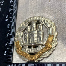 Lade das Bild in den Galerie-Viewer, Original WW2 British Army Northamptonshire Regiment Cap Badge
