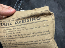 Charger l&#39;image dans la galerie, Original WW2 Dated British Army First Aid Shell Dressing - 1938 Dated
