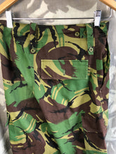 Charger l&#39;image dans la galerie, Genuine British Army DPM Camouflaged Tropical Trousers - 72/76/82
