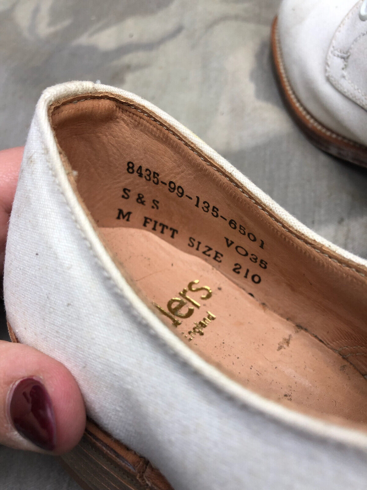 Genuine British Army Women's White Summer Shoes - WW2 Pattern - Size UK 2M - The Militaria Shop