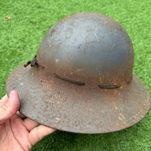 Charger l&#39;image dans la galerie, Original WW2 British Home Front Civillian Zuckerman Helmet &amp; Liner - 1941 Dated
