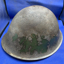 Charger l&#39;image dans la galerie, Original WW2 British/Canadian Army Mk3 Combat Helmet
