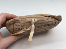 Charger l&#39;image dans la galerie, WW2 British Army Shell Dressing War Office Medical Department - Nice Original
