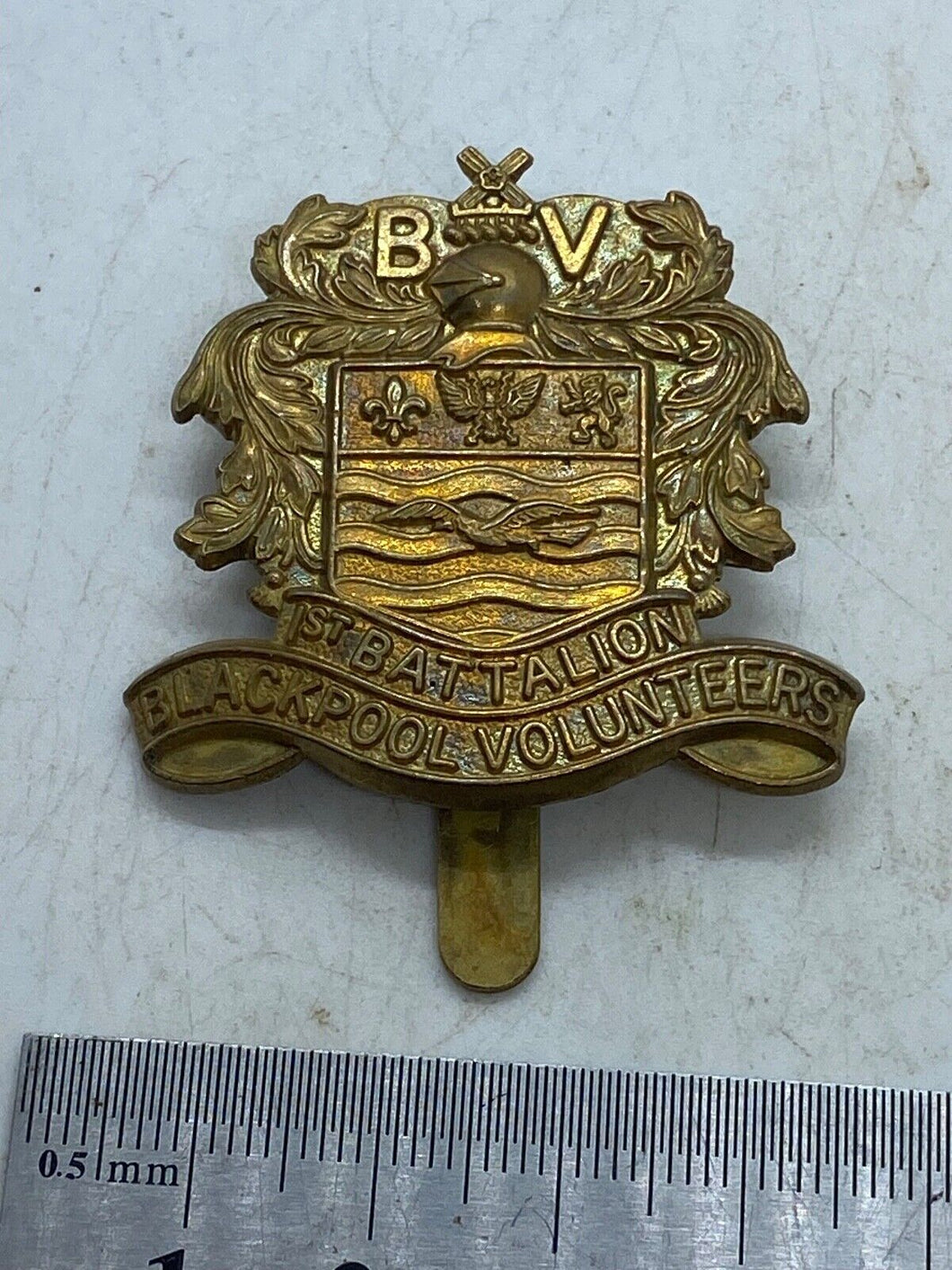 Original British Army WW1 1st Battalion Blackpool Volunteers Cap Badge