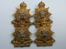 Charger l&#39;image dans la galerie, Genuine WW2 Royal Regiment of Canada Cap Badge - Kings Crown
