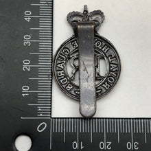 Charger l&#39;image dans la galerie, Original British Army Cap/Beret Badge - Blues and Royals - The Militaria Shop
