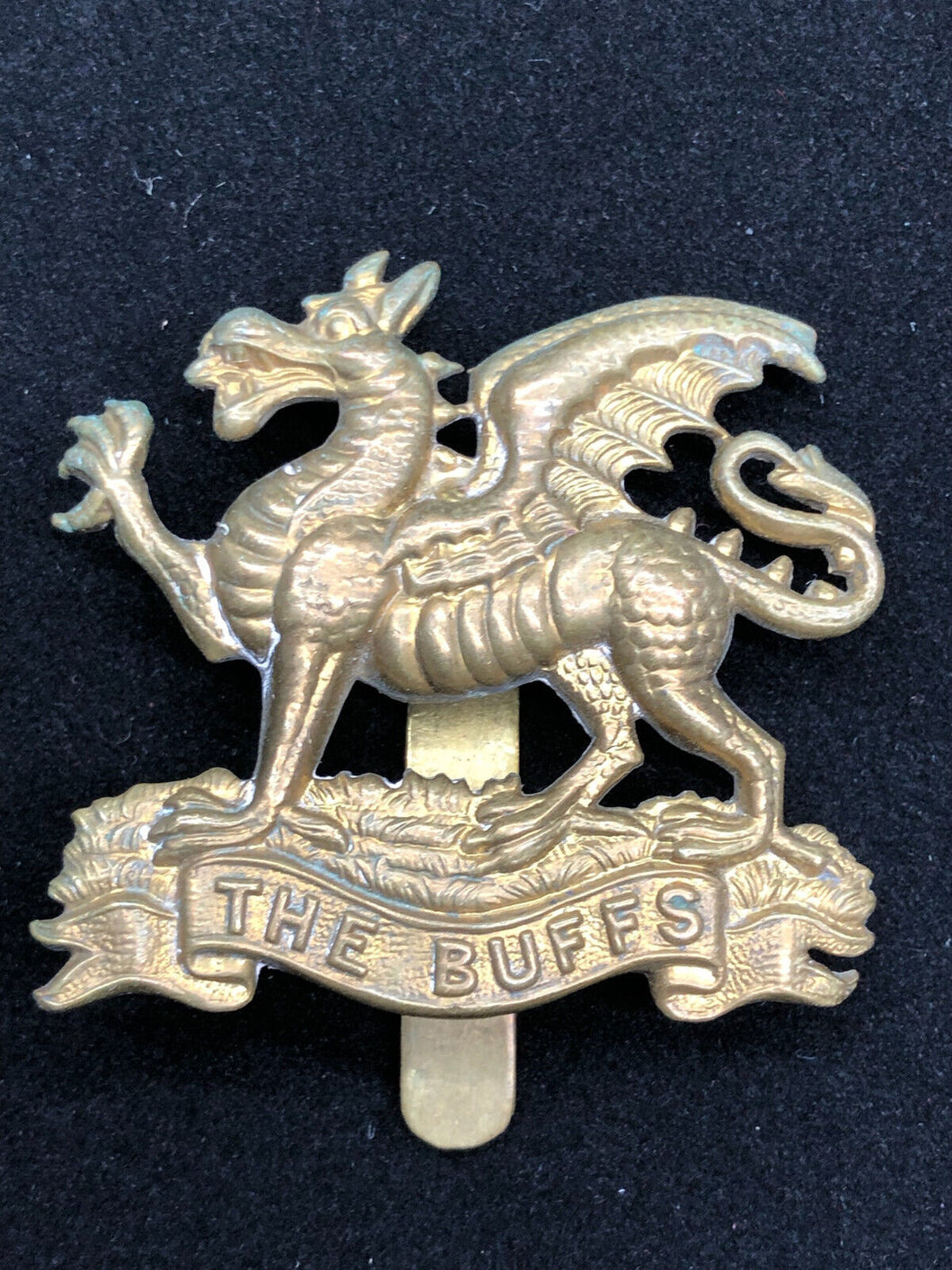 Original WW2 British Army Buffs (Royal East Kent Regiment) Cap Badge