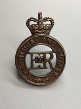 Load image into Gallery viewer, Genuine British Army EIIR The Blues and Royals Cap Badge
