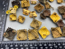 Charger l&#39;image dans la galerie, Original Bulk Lot of British Army Officers Rank Pips &amp; Crowns
