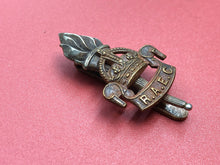 Charger l&#39;image dans la galerie, Original WW2 British Army Royal Army Education Corps Cap Badge
