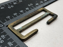 Charger l&#39;image dans la galerie, Original WW2 British Army Small Pack / Large Pack Strap Brass Buckle
