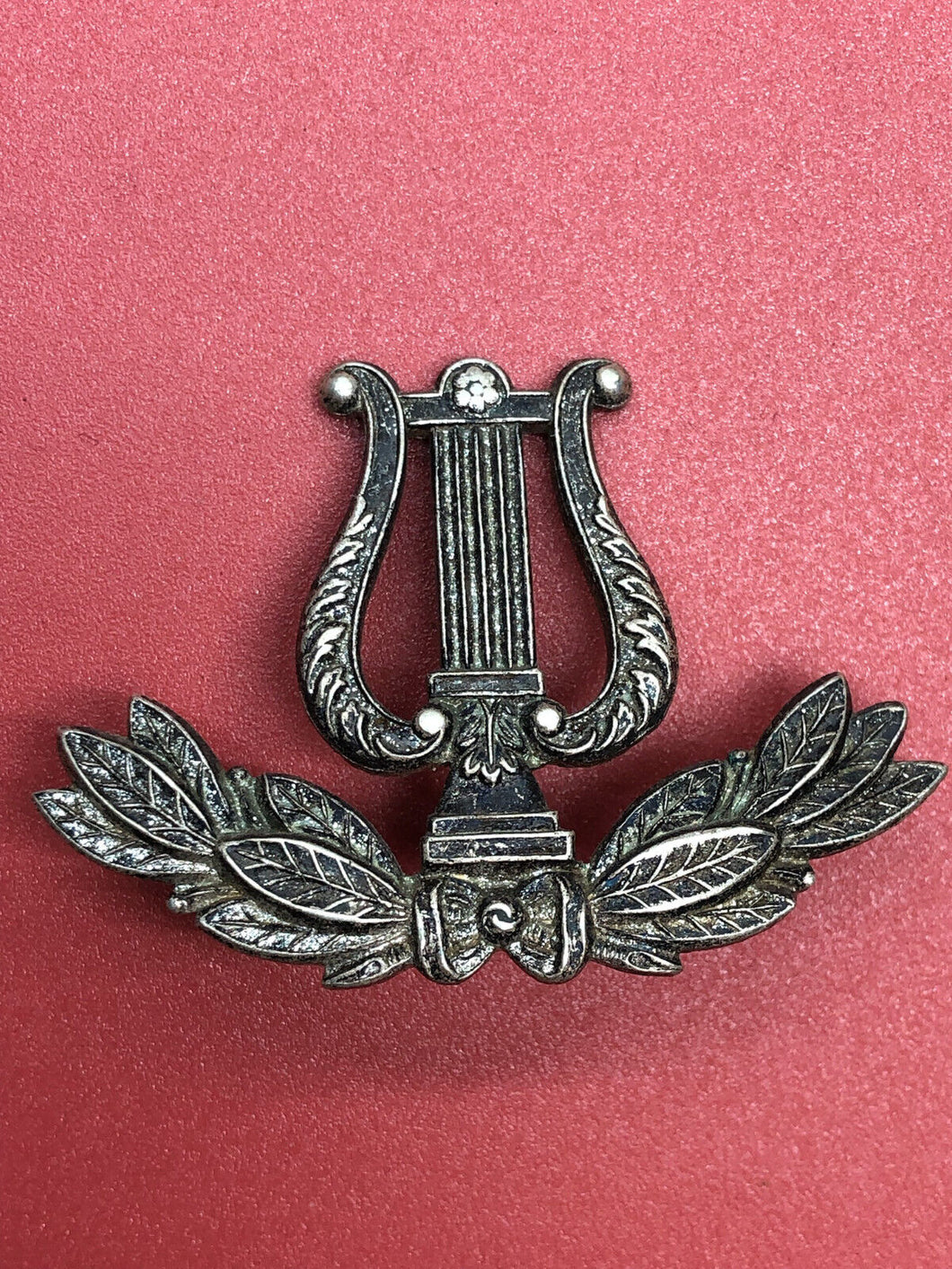 Original WW2 British Army Cap Badge - Musicians