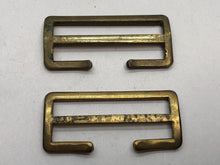 Charger l&#39;image dans la galerie, Original WW2 British Army Small Pack / Large Pack Strap Brass Buckles
