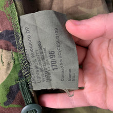 Charger l&#39;image dans la galerie, Genuine British Army DPM Camouflaged Woodland Jacket - 170/96
