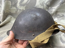 Lade das Bild in den Galerie-Viewer, Original British Army Mk4 Combat Helmet with Chinstrap

