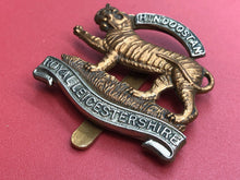 Lade das Bild in den Galerie-Viewer, Original WW1/WW2 British Army Royal Leicestershire Regiment Cap Badge
