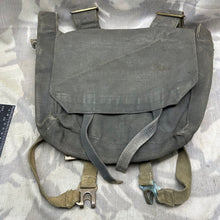 Lade das Bild in den Galerie-Viewer, Original WW2 British Army / RAF 37 Pattern Webbing Small Pack &amp; L Straps Set
