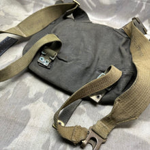 Lade das Bild in den Galerie-Viewer, Original WW2 British Army / RAF 37 Pattern Webbing Small Pack &amp; L Straps Set
