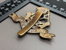 Charger l&#39;image dans la galerie, Original WW1 British Army The West Riding Regiment Cap Badge
