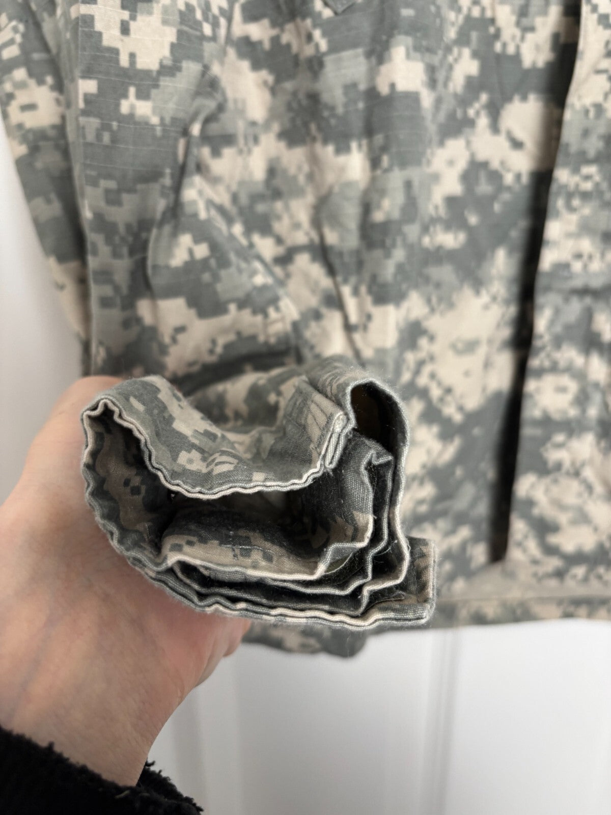 Surplus US Army ACU Combat Uniform Jacket -Size Medium-Short - The Militaria Shop